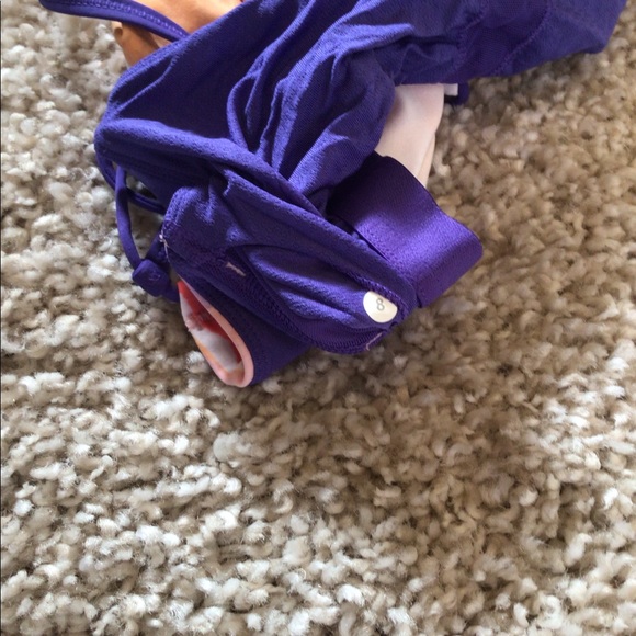 Lululemon Dancing Warrior White Stripe Tank - Size 8 - Picture 3 of 3